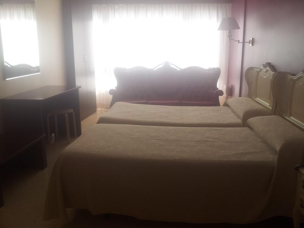 Hotel Artxanda Bilbao, Parking Gratuito En El Exterior Junto Al Hotel (Adults Only) ภายนอก รูปภาพ